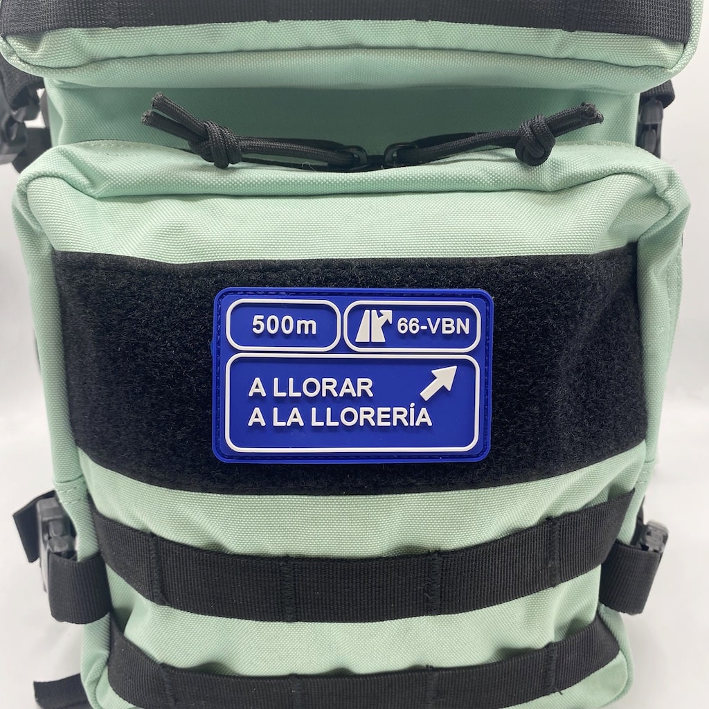 parche a llorar a la lloreria vbn mochila